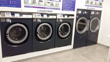 washing machines and dryers of the laundry lacolada albacete